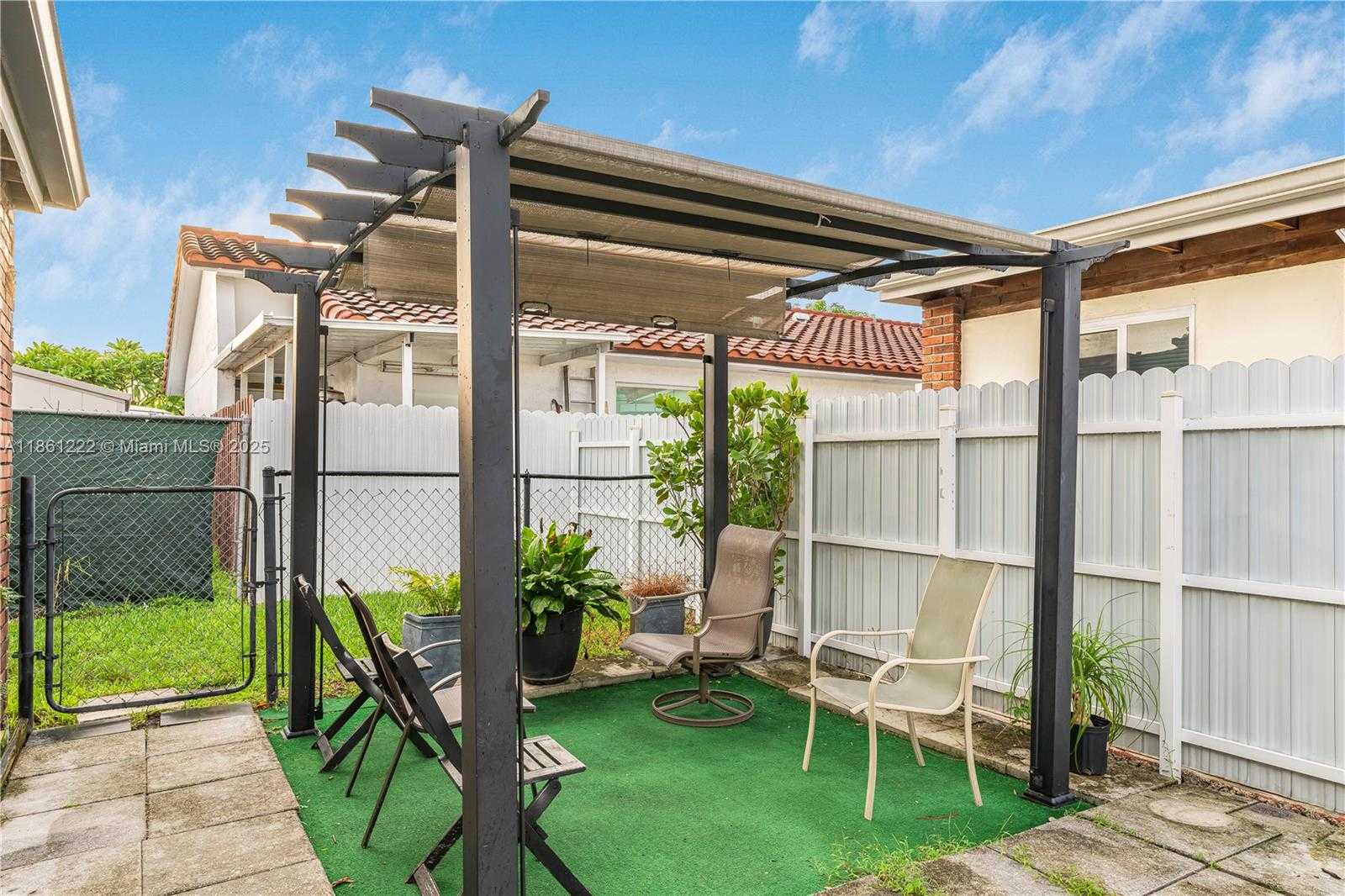 Small Image of 13817 SOUTH WEST 24TH ST #13817, Miami Number 21