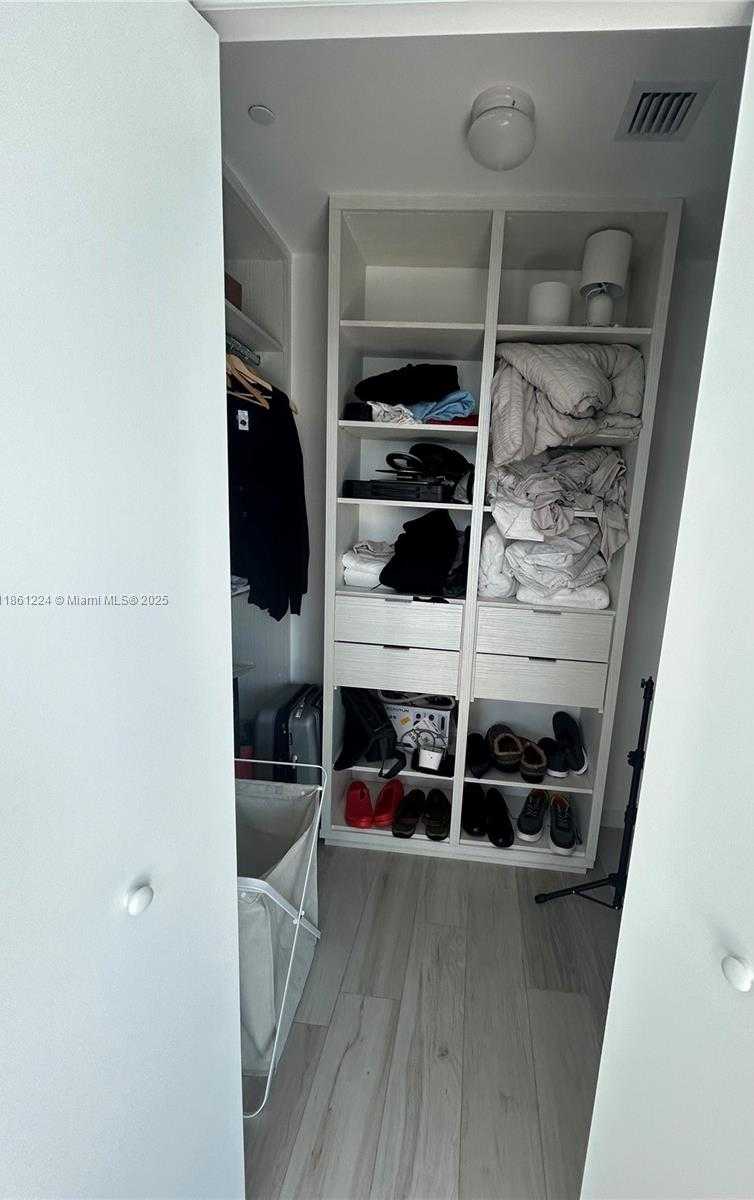 Small Image of 480 NORTH EAST 31ST ST #3001, Miami Number 17