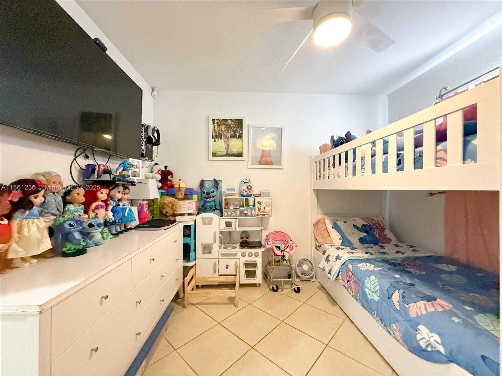 Small Image of 18331 SOUTH WEST 135TH AVE, Miami Number 12