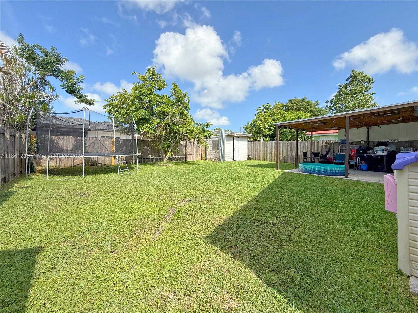 Small Image of 18331 SOUTH WEST 135TH AVE, Miami Number 21