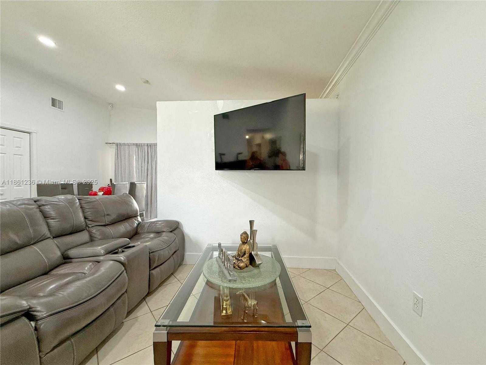 Small Image of 18331 SOUTH WEST 135TH AVE, Miami Number 6