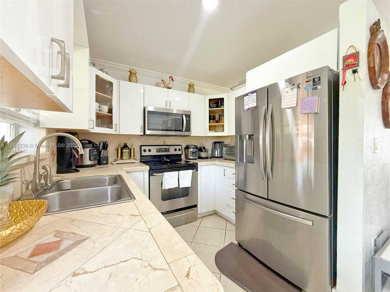 Small Image of 18331 SOUTH WEST 135TH AVE, Miami Number 7
