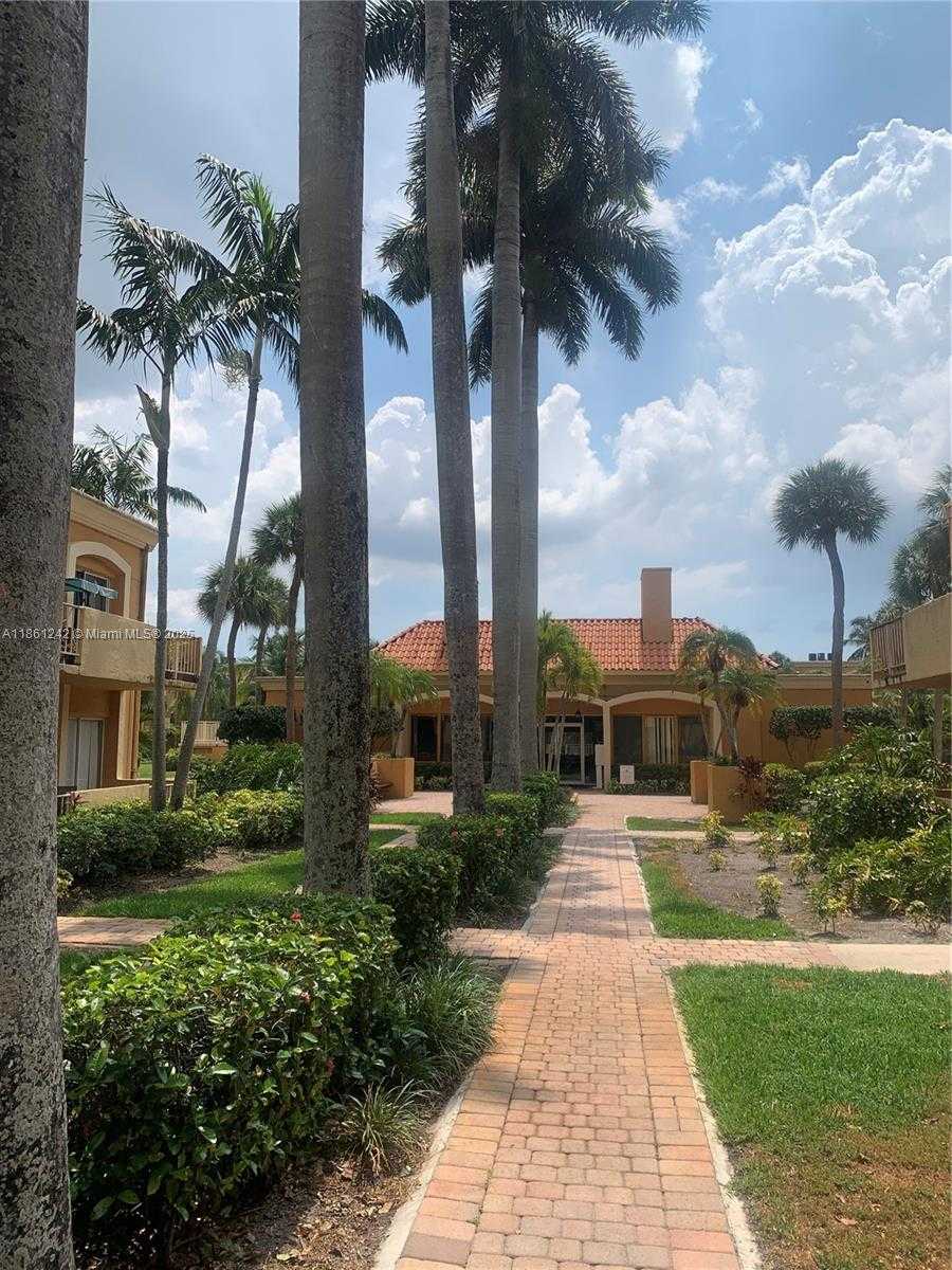 Small Image of 17911 NORTH WEST 68TH AVE #M201, Hialeah Number 27