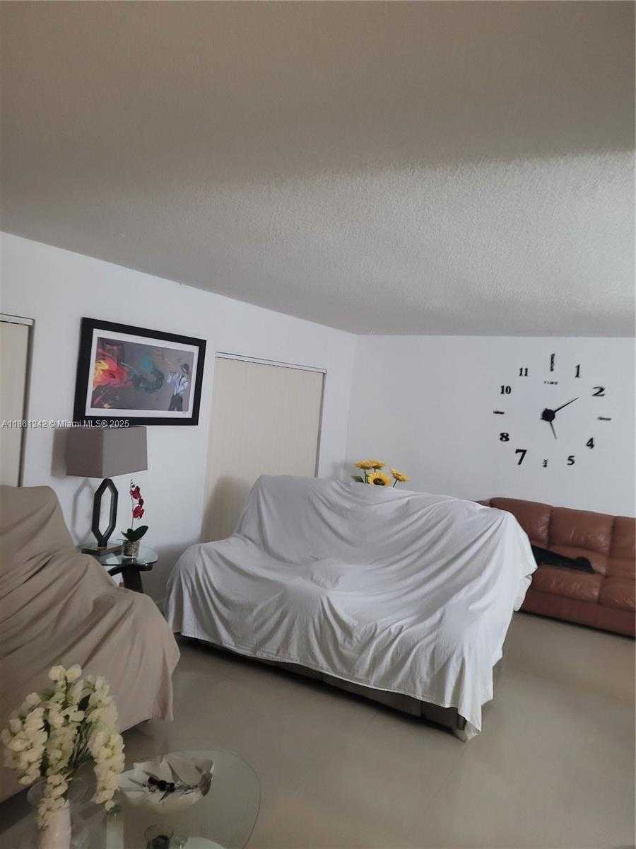 Small Image of 17911 NORTH WEST 68TH AVE #M201, Hialeah Number 3