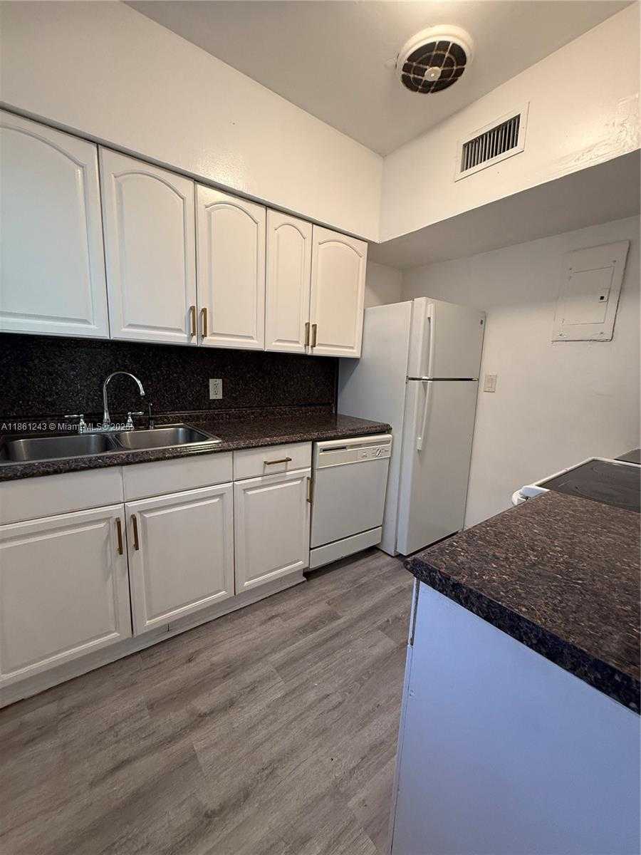 Small Image of 233 80TH ST #1, Miami Beach Number 8