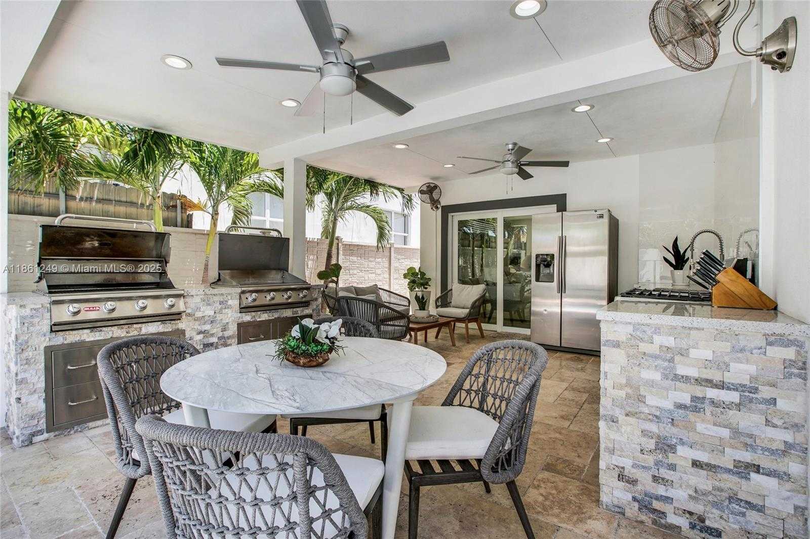 Small Image of 3675 SOUTH WEST 26TH ST, Miami Number 21