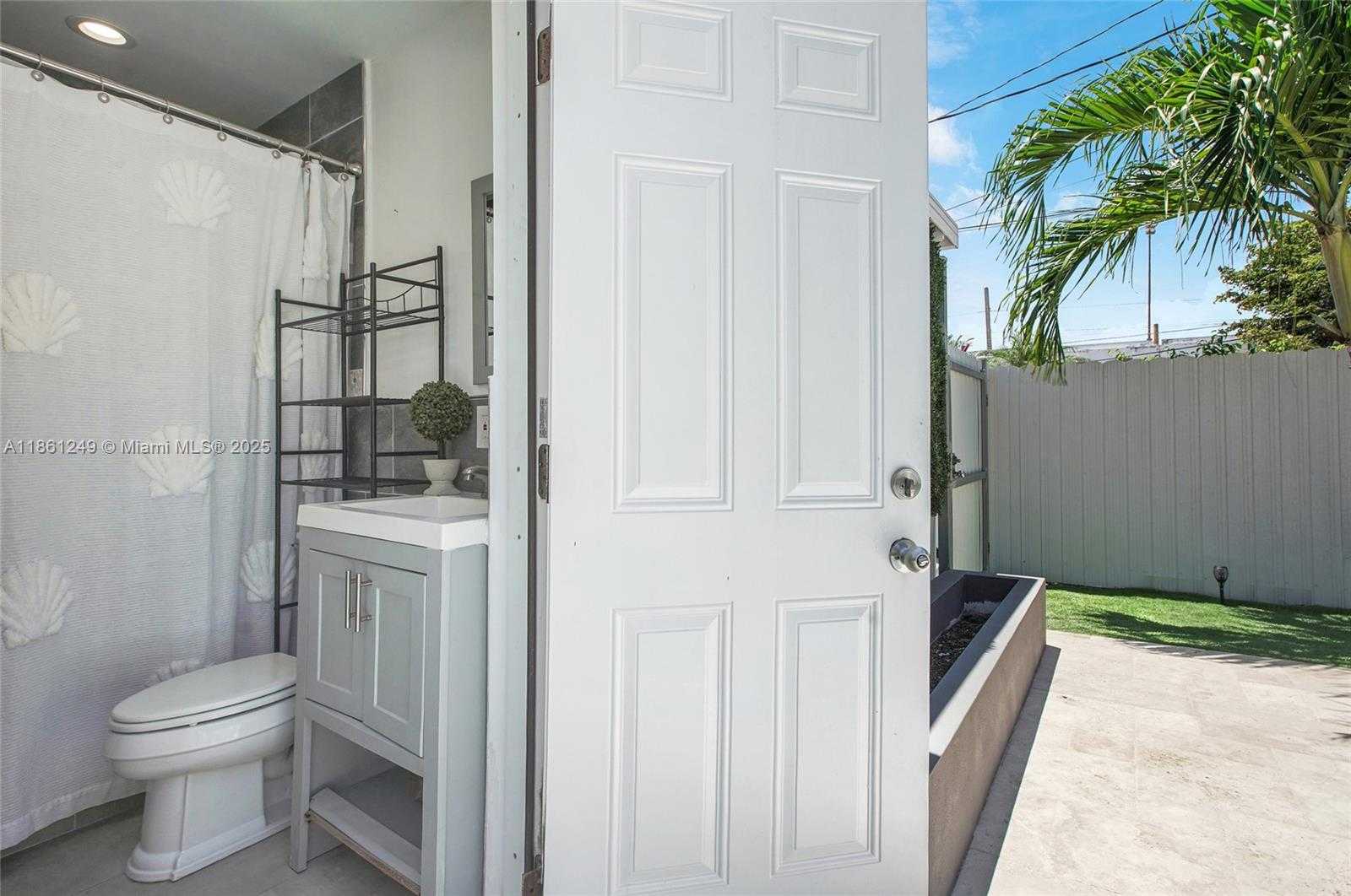 Small Image of 3675 SOUTH WEST 26TH ST, Miami Number 23