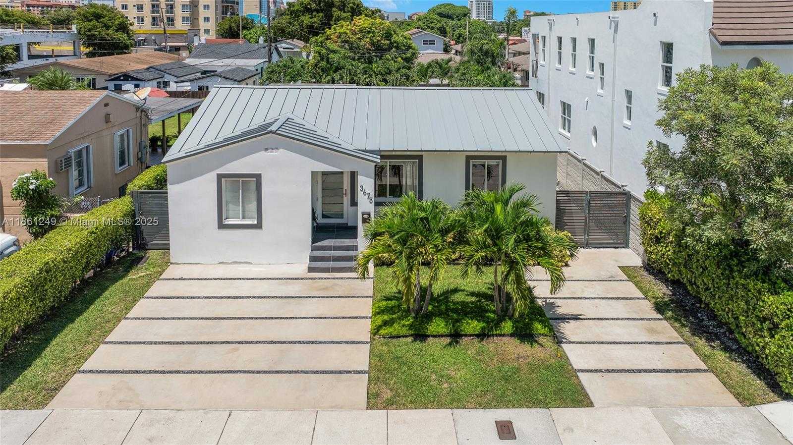 Small Image of 3675 SOUTH WEST 26TH ST, Miami Number 27