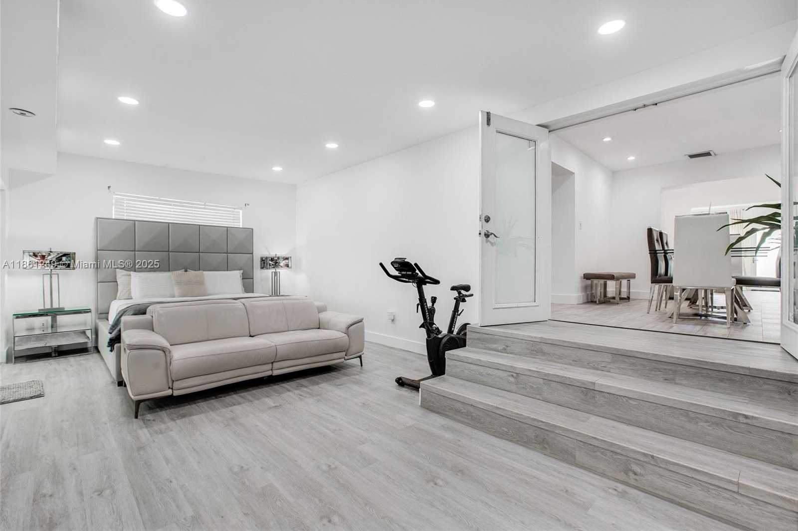 Small Image of 3675 SOUTH WEST 26TH ST, Miami Number 9