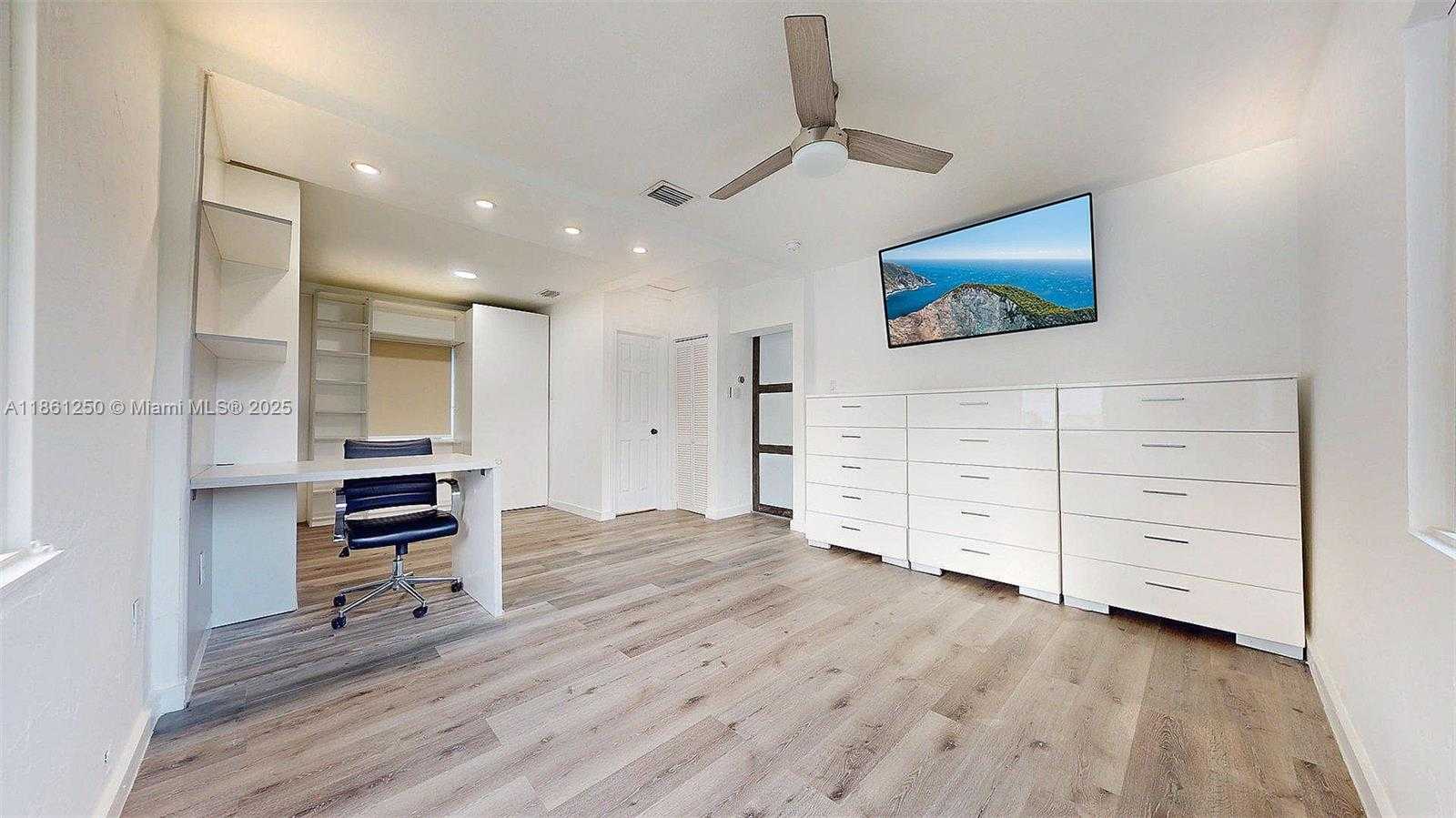 Small Image of 6760 SOUTH WEST 19TH ST, Miami Number 20