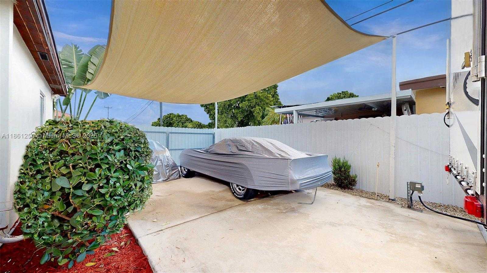 Small Image of 6760 SOUTH WEST 19TH ST, Miami Number 25