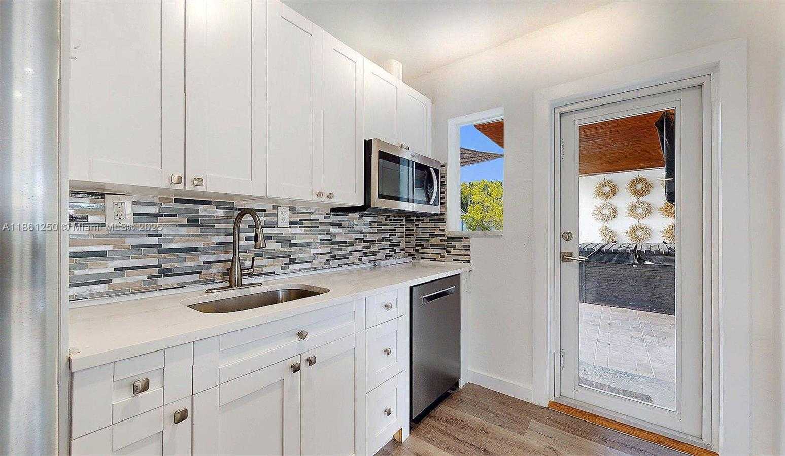 Small Image of 6760 SOUTH WEST 19TH ST, Miami Number 6
