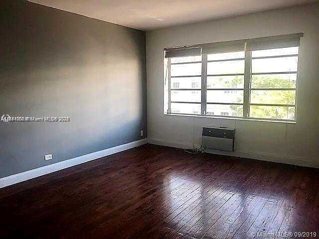 Small Image of 736 12TH ST #7, Miami Beach Number 2