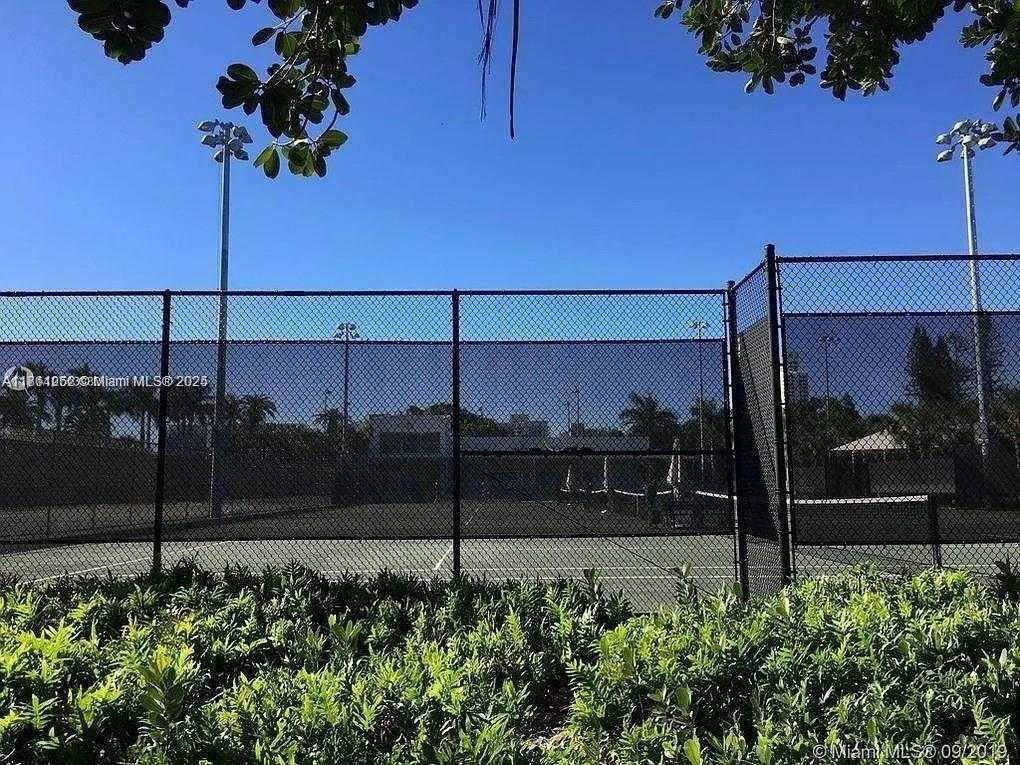Small Image of 736 12TH ST #7, Miami Beach Number 7