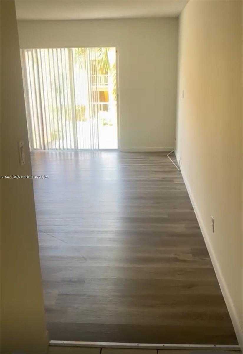 Small Image of 17901 NORTH WEST 68TH AVE #Q205, Hialeah Number 6