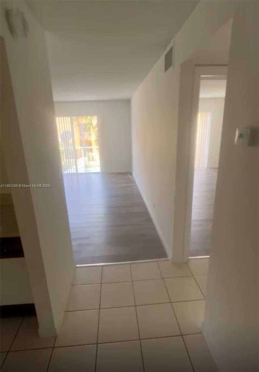 Small Image of 17901 NORTH WEST 68TH AVE #Q205, Hialeah Number 7