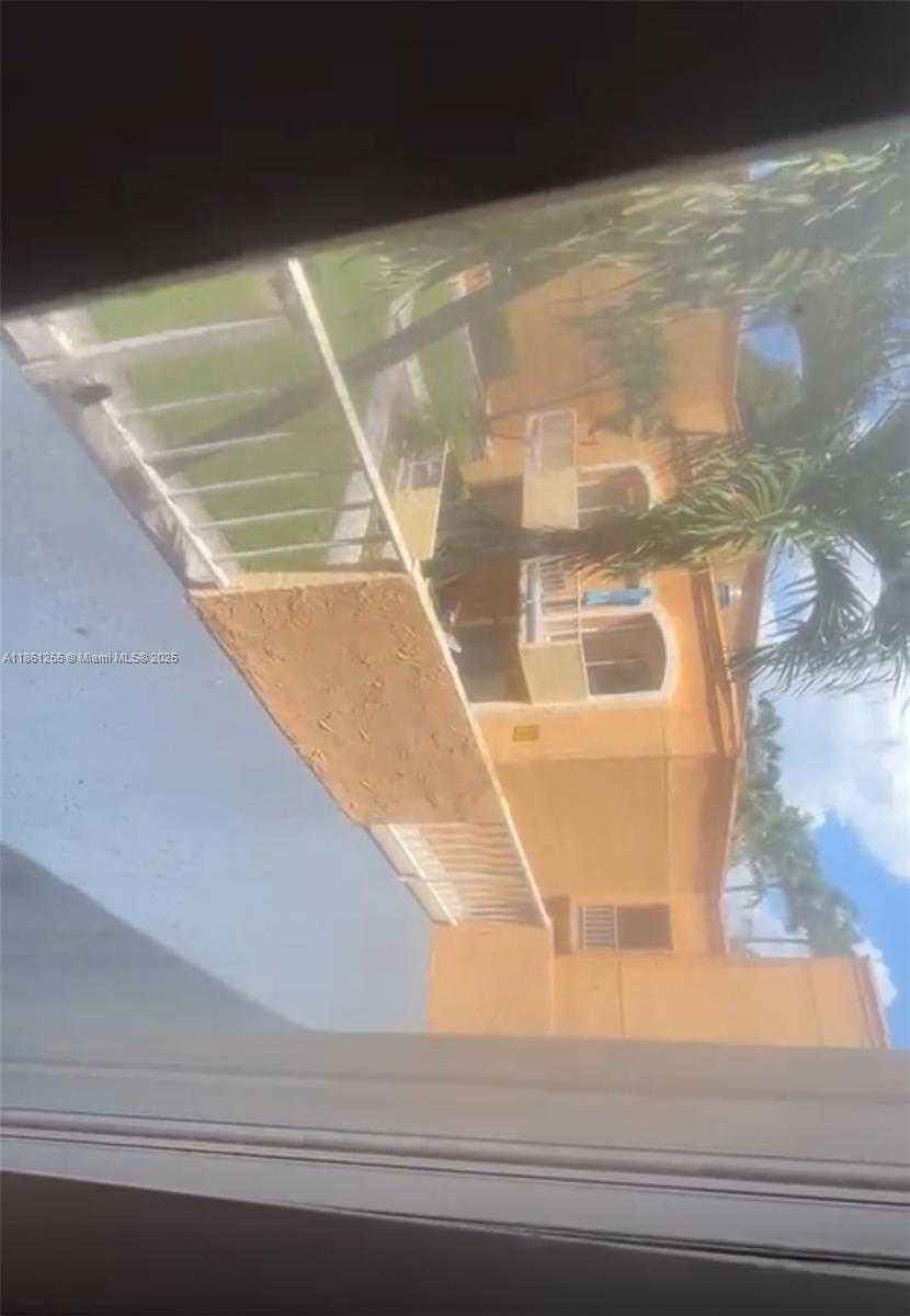 Small Image of 17901 NORTH WEST 68TH AVE #Q205, Hialeah Number 8