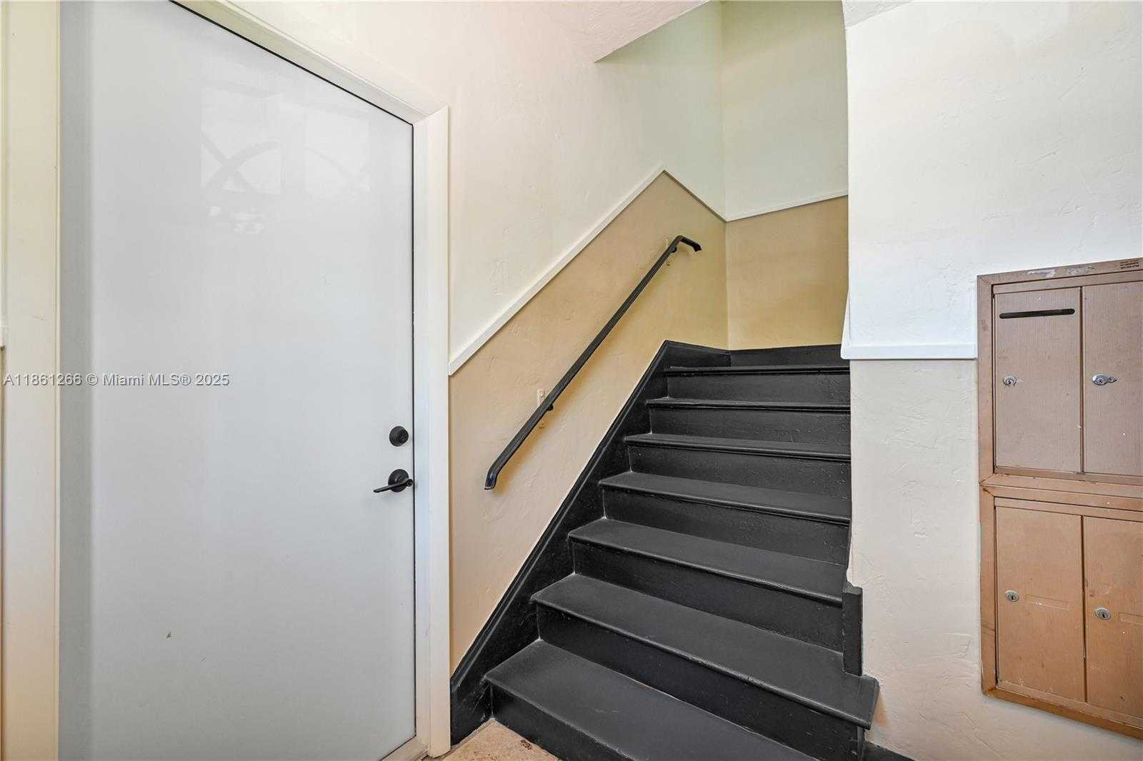 Small Image of 641 10TH ST #6, Miami Beach Number 19