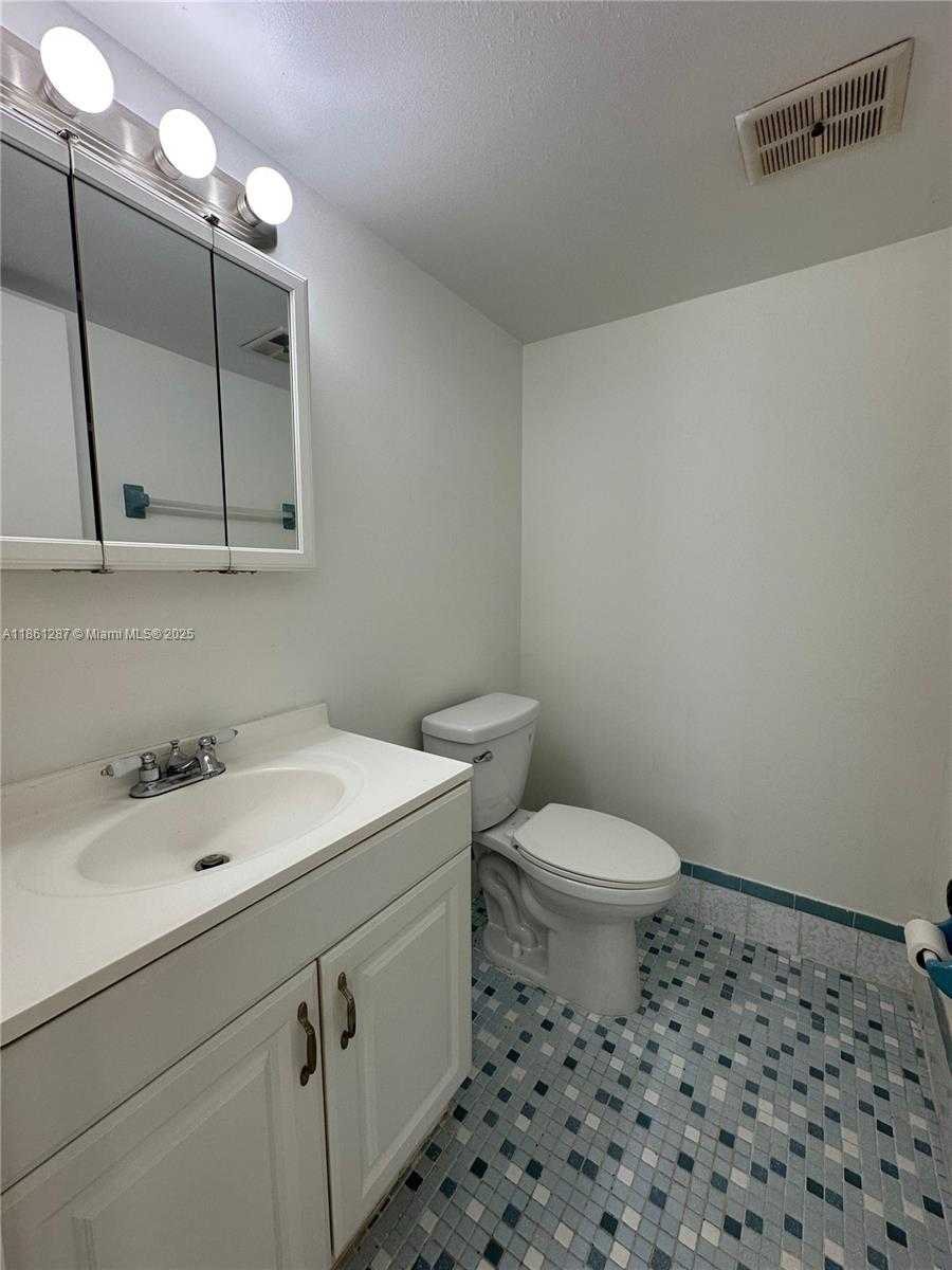 Small Image of 1334 COLLINS AVE #604, Miami Beach Number 17