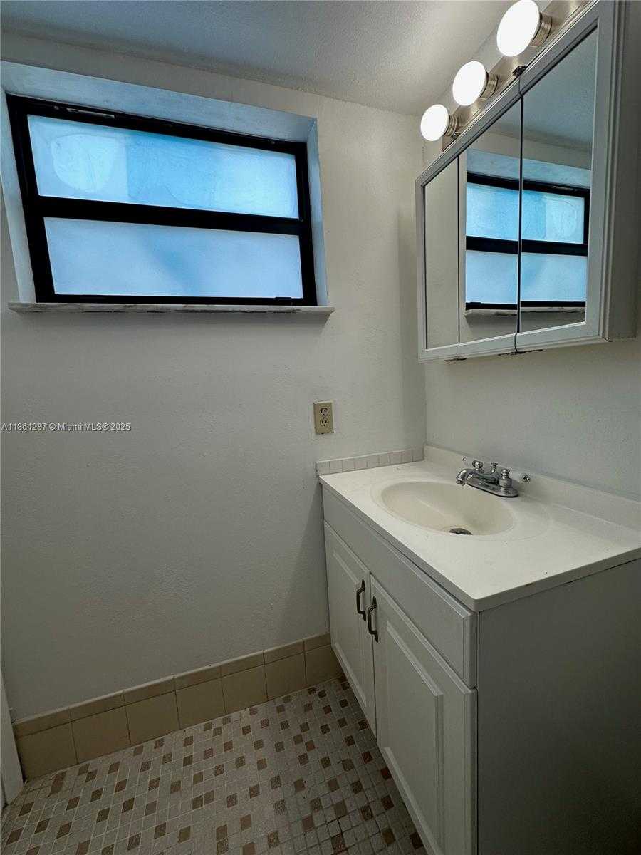 Small Image of 1334 COLLINS AVE #604, Miami Beach Number 18
