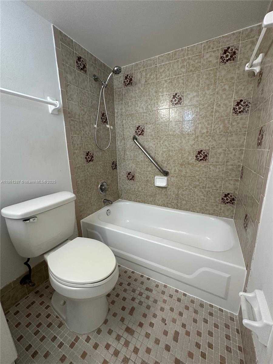 Small Image of 1334 COLLINS AVE #604, Miami Beach Number 19