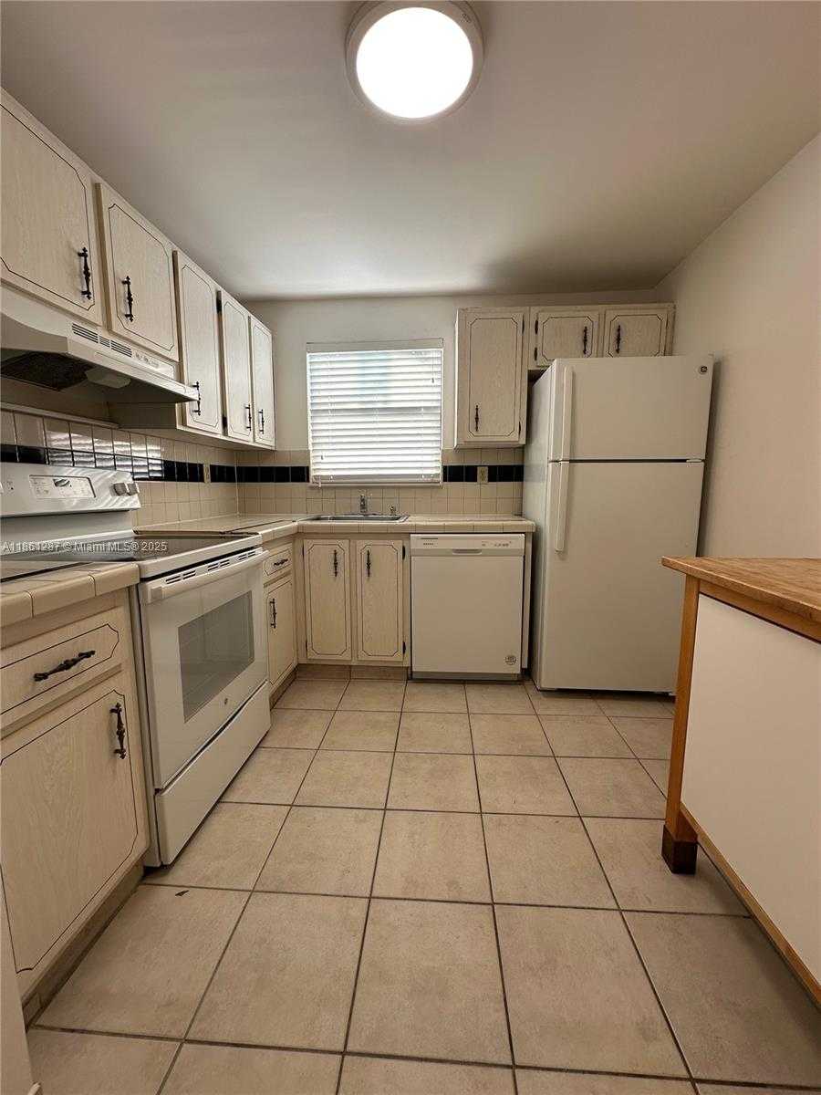 Small Image of 1334 COLLINS AVE #604, Miami Beach Number 24