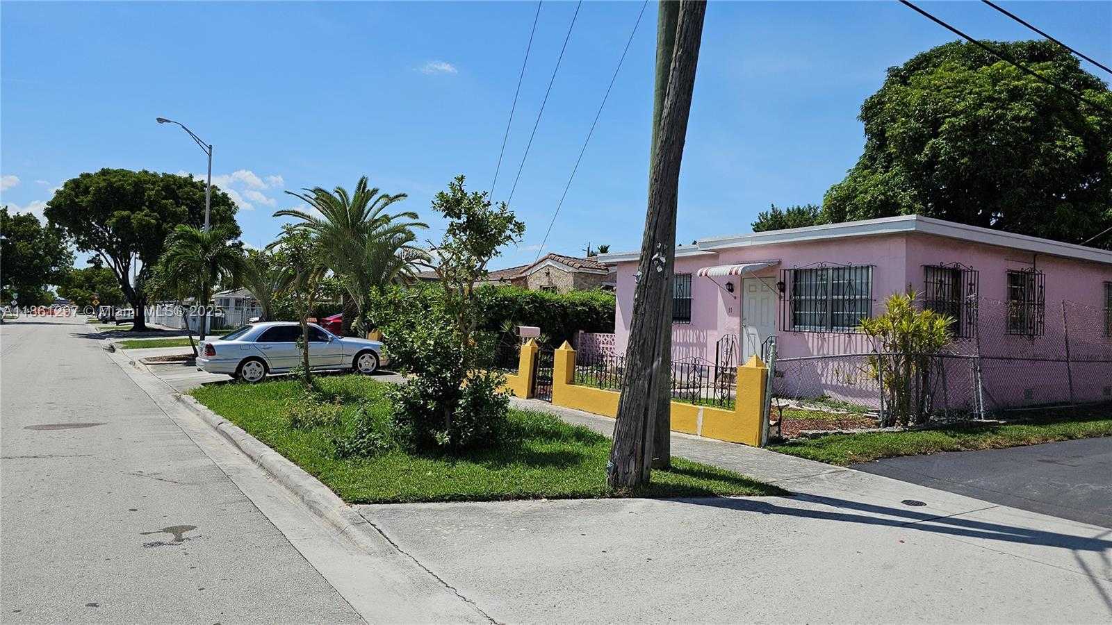Small Image of 11 WEST 19TH ST, Hialeah Number 3