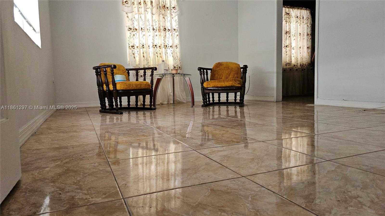 Small Image of 11 WEST 19TH ST, Hialeah Number 4