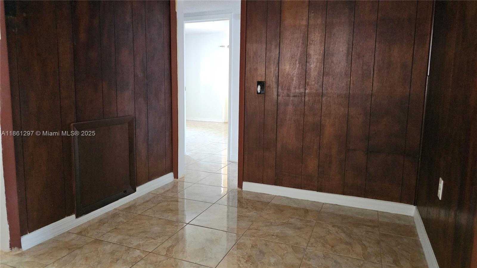 Small Image of 11 WEST 19TH ST, Hialeah Number 7