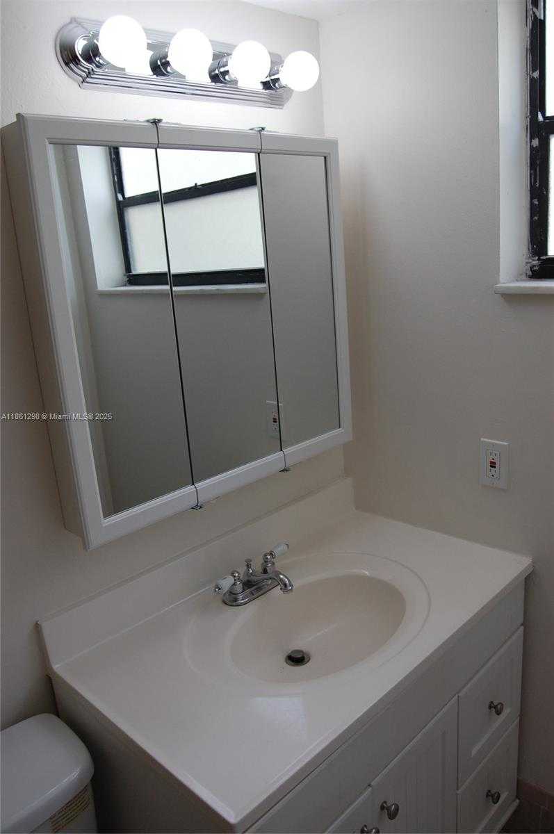 Small Image of 1334 COLLINS AVE #203, Miami Beach Number 11