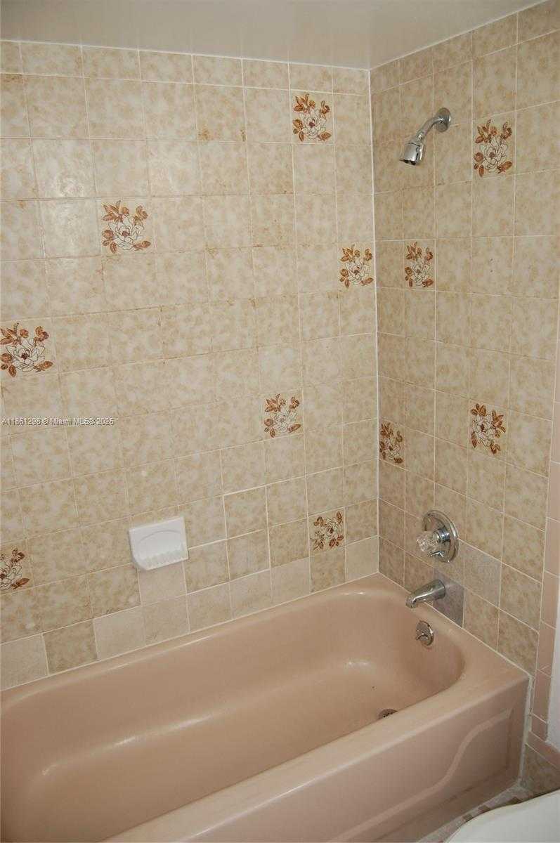 Small Image of 1334 COLLINS AVE #203, Miami Beach Number 12