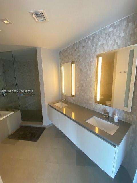 Small Image of 68 SOUTH EAST 6TH ST #2911, Miami Number 10