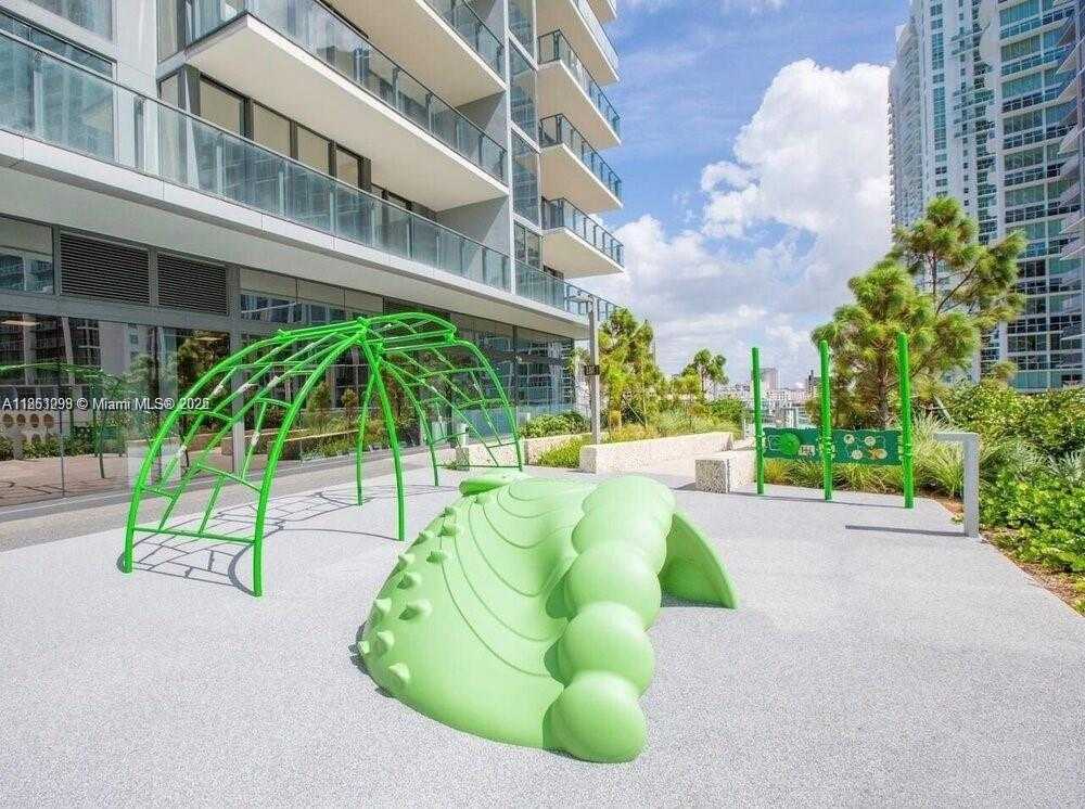 Small Image of 68 SOUTH EAST 6TH ST #2911, Miami Number 33