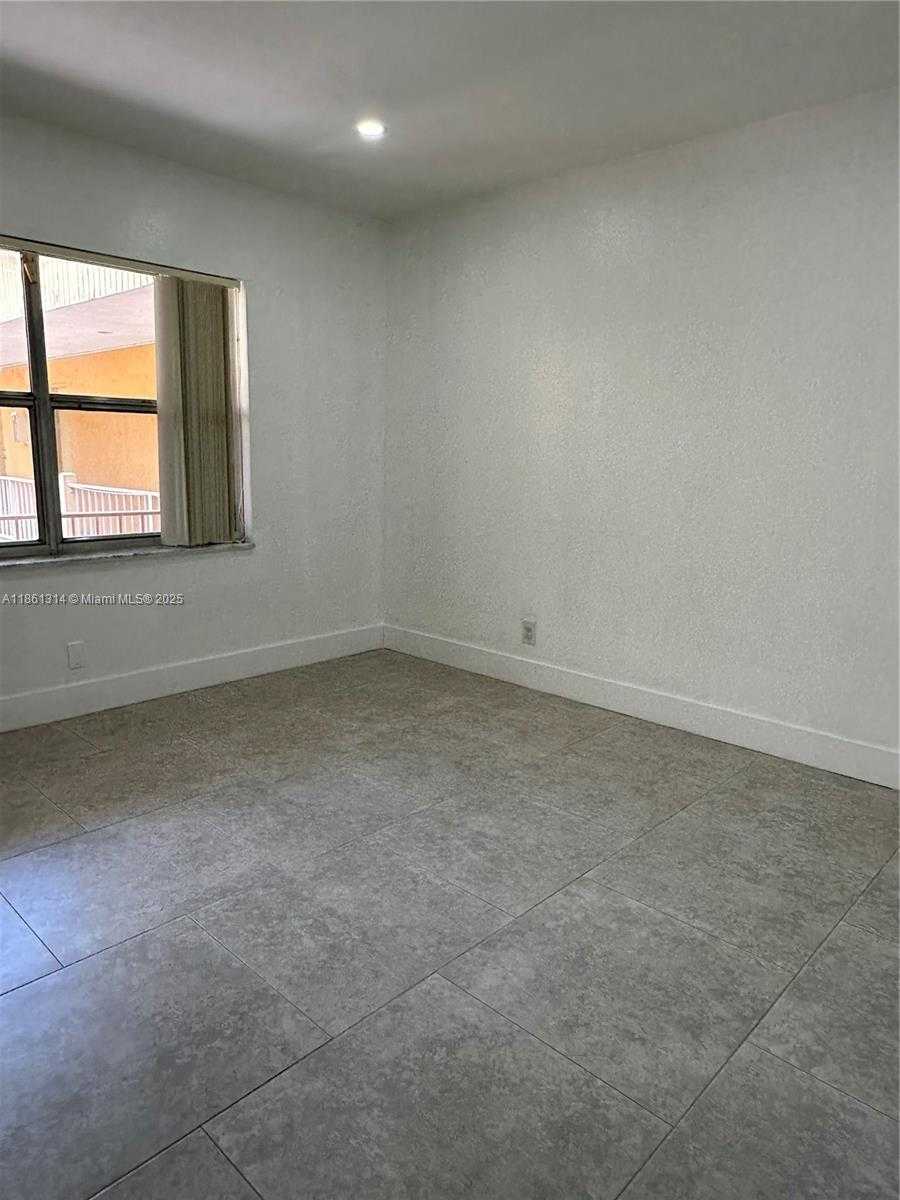 Small Image of 17901 NORTH WEST 68 AVENUE #R210, Hialeah Number 12