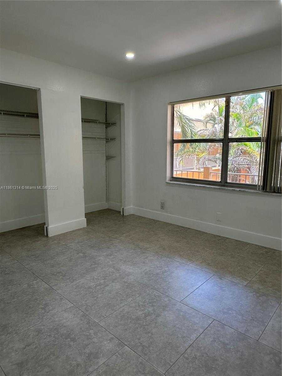 Small Image of 17901 NORTH WEST 68 AVENUE #R210, Hialeah Number 13