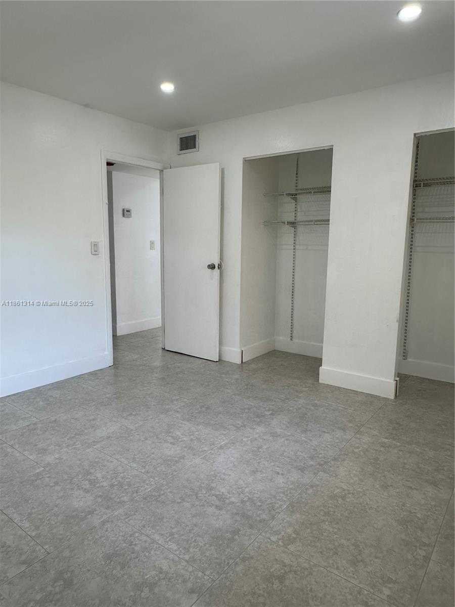 Small Image of 17901 NORTH WEST 68 AVENUE #R210, Hialeah Number 14
