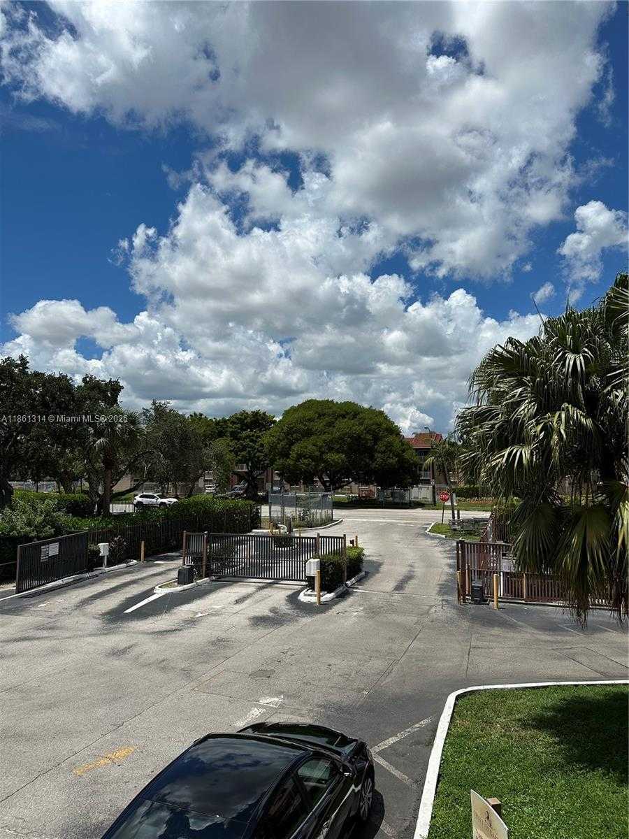 Small Image of 17901 NORTH WEST 68 AVENUE #R210, Hialeah Number 15