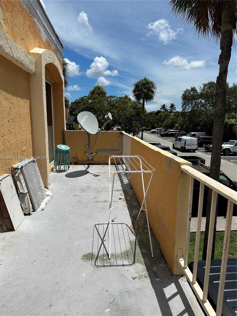 Small Image of 17901 NORTH WEST 68 AVENUE #R210, Hialeah Number 16