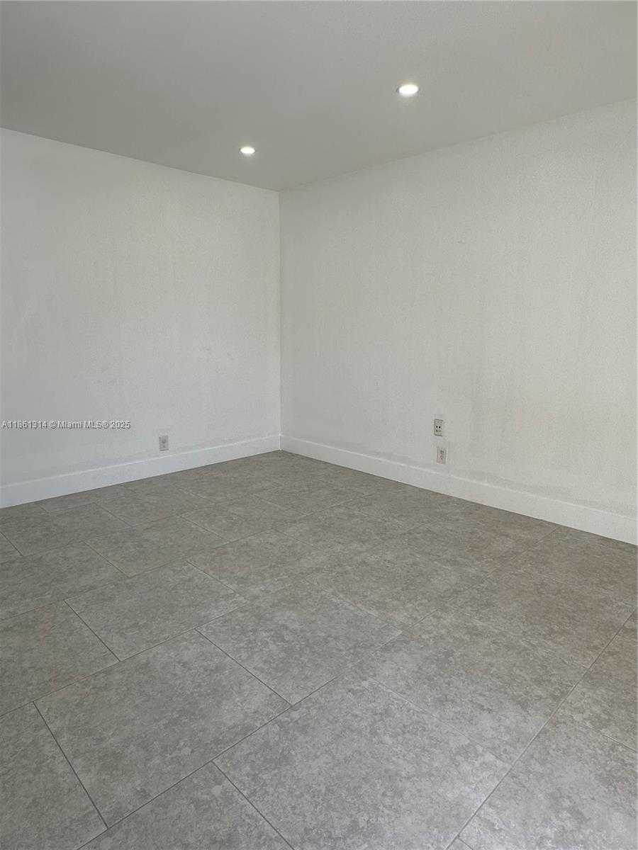 Small Image of 17901 NORTH WEST 68 AVENUE #R210, Hialeah Number 8
