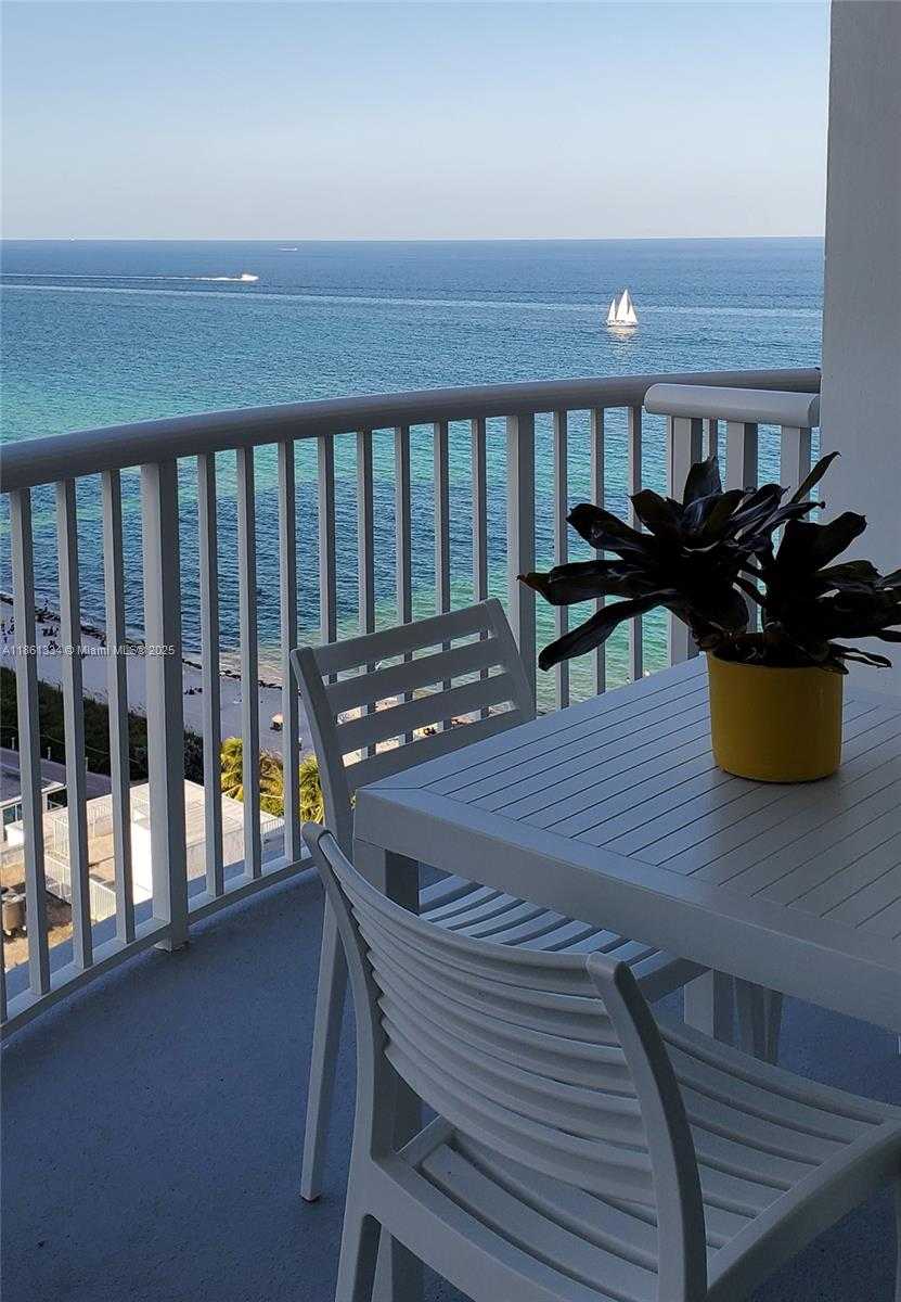 Small Image of 5401 COLLINS AVE #1509, Miami Beach Number 10
