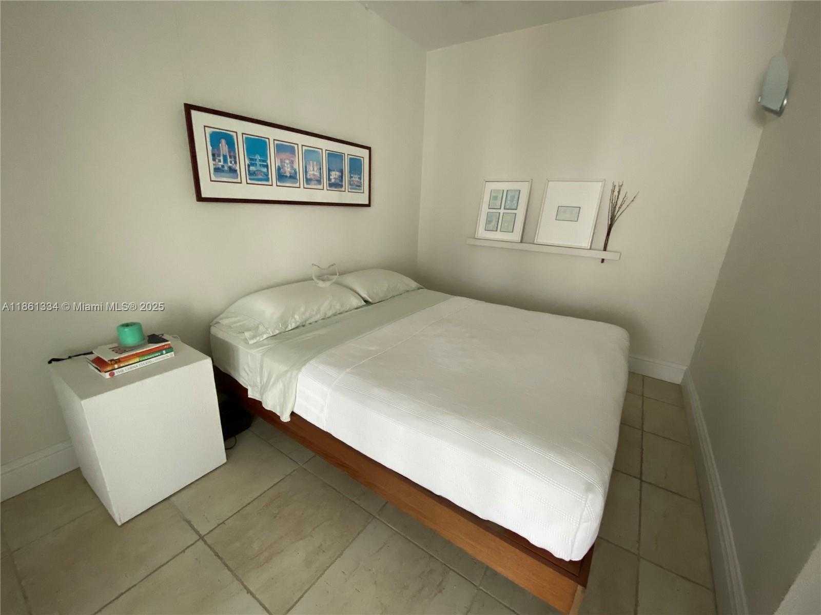 Small Image of 5401 COLLINS AVE #1509, Miami Beach Number 17