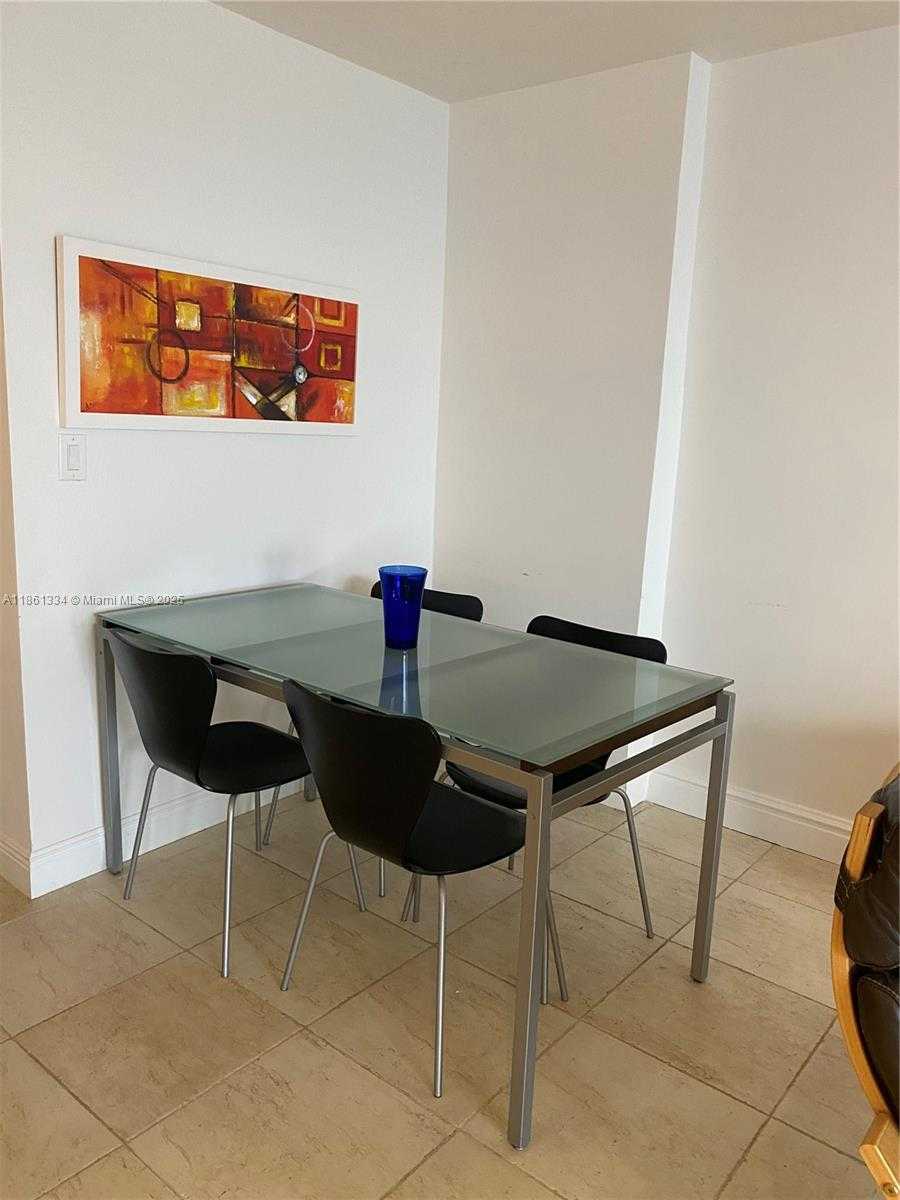 Small Image of 5401 COLLINS AVE #1509, Miami Beach Number 19