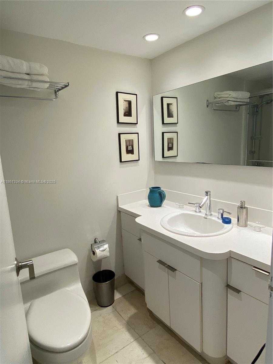 Small Image of 5401 COLLINS AVE #1509, Miami Beach Number 22