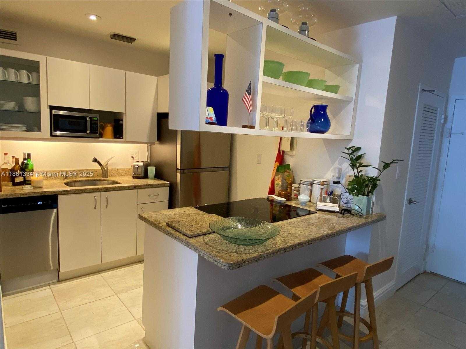 Small Image of 5401 COLLINS AVE #1509, Miami Beach Number 23