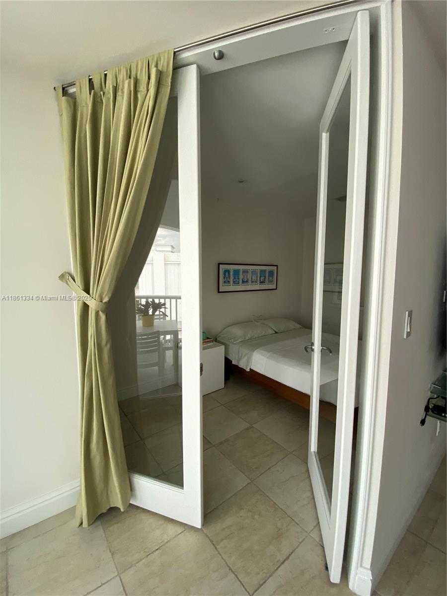 Small Image of 5401 COLLINS AVE #1509, Miami Beach Number 29