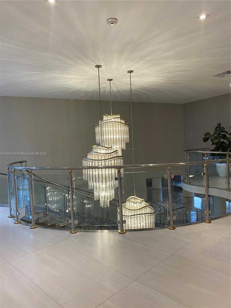 Small Image of 5401 COLLINS AVE #1509, Miami Beach Number 53