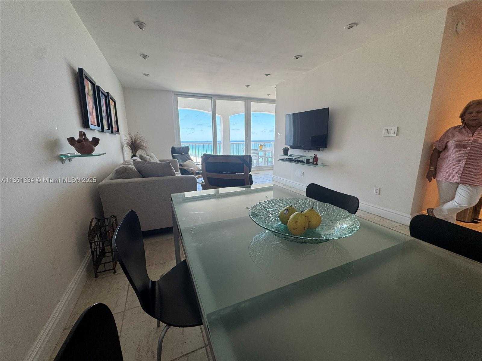Small Image of 5401 COLLINS AVE #1509, Miami Beach Number 60