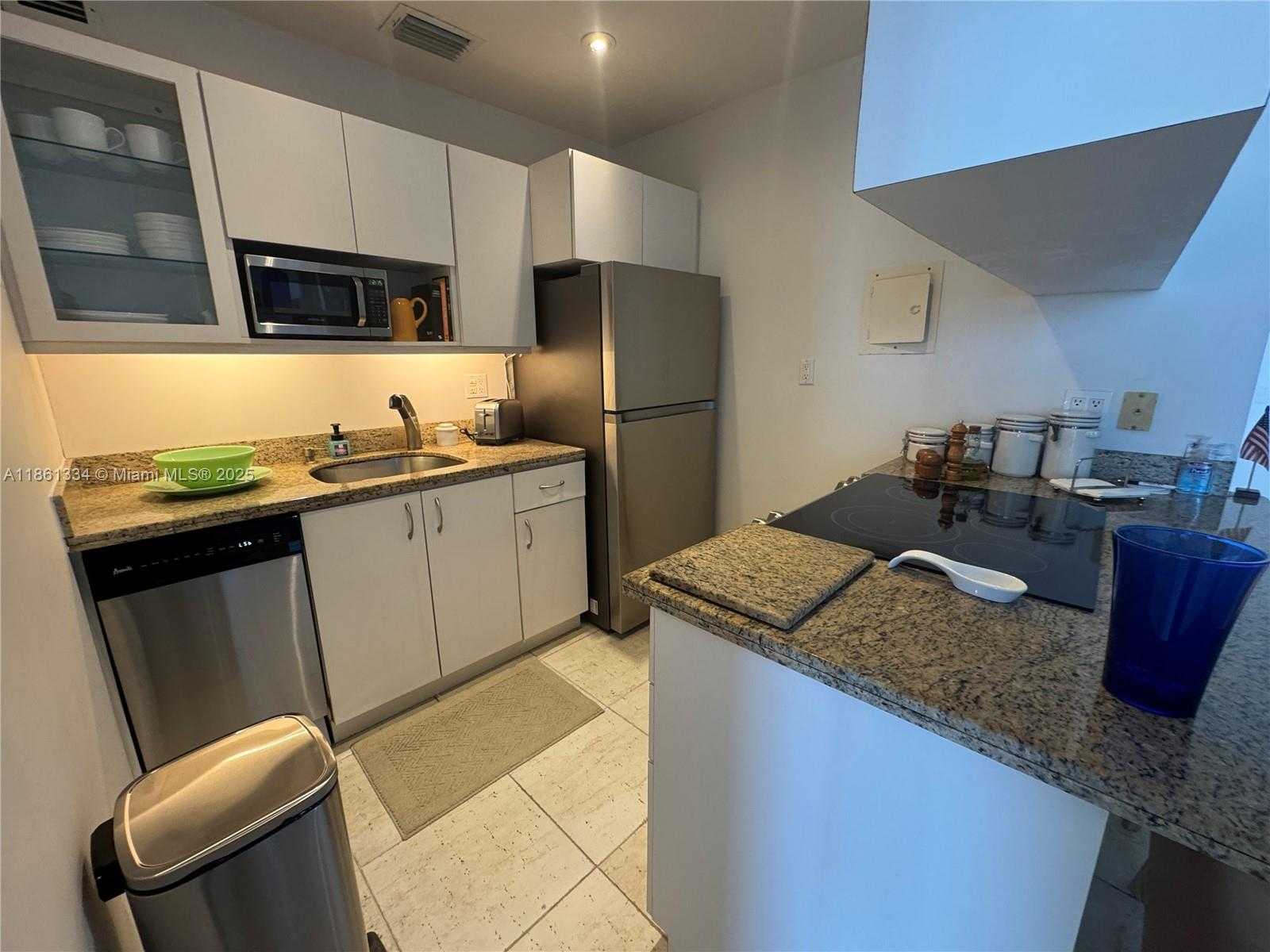 Small Image of 5401 COLLINS AVE #1509, Miami Beach Number 69