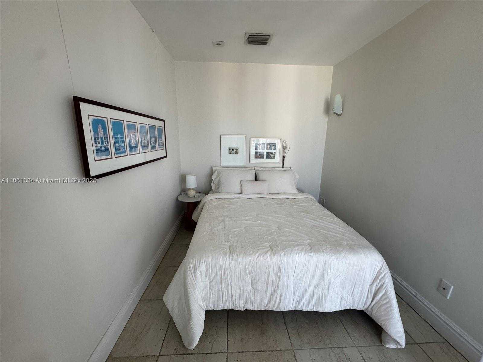 Small Image of 5401 COLLINS AVE #1509, Miami Beach Number 71