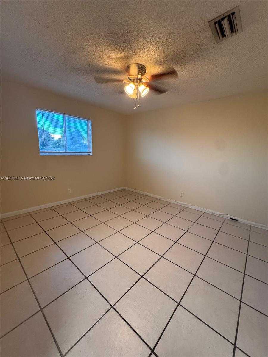 Small Image of 2331 ADAMS ST #13, Hollywood Number 2